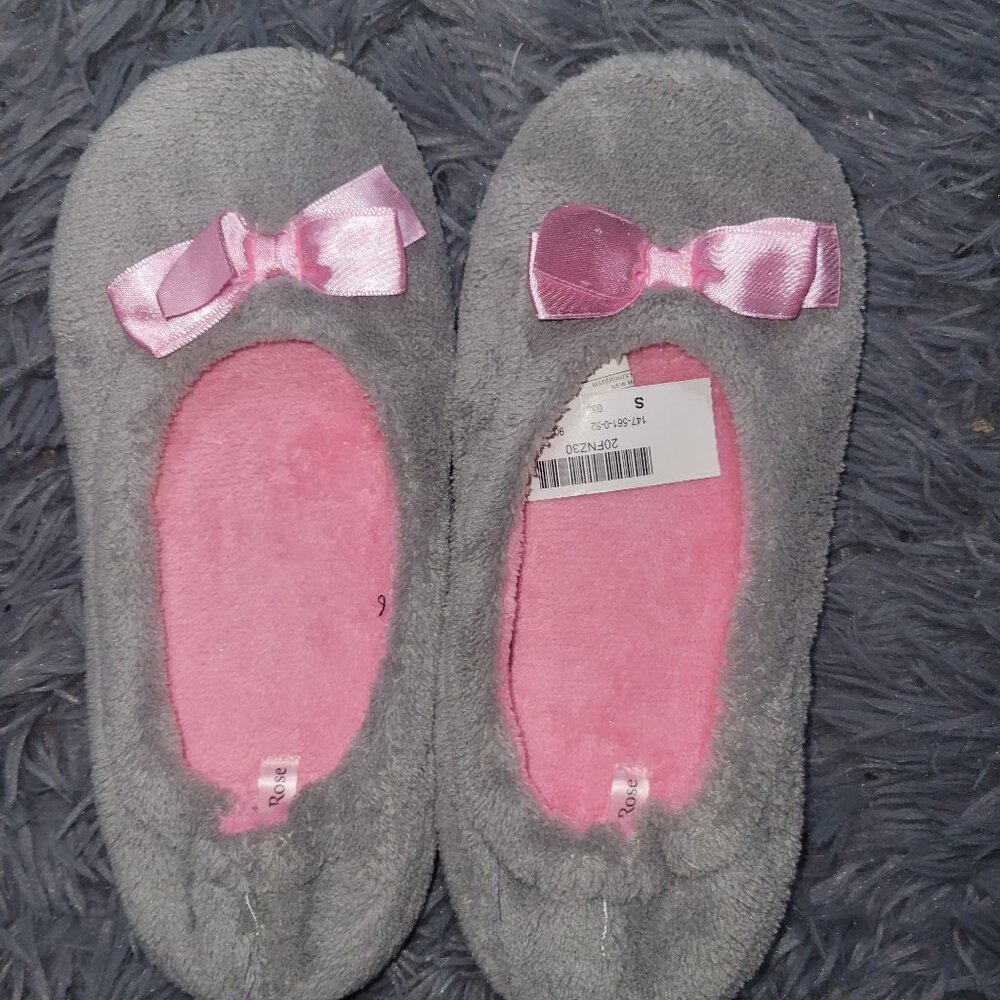$5 with purchase Grey with pink bow slippers